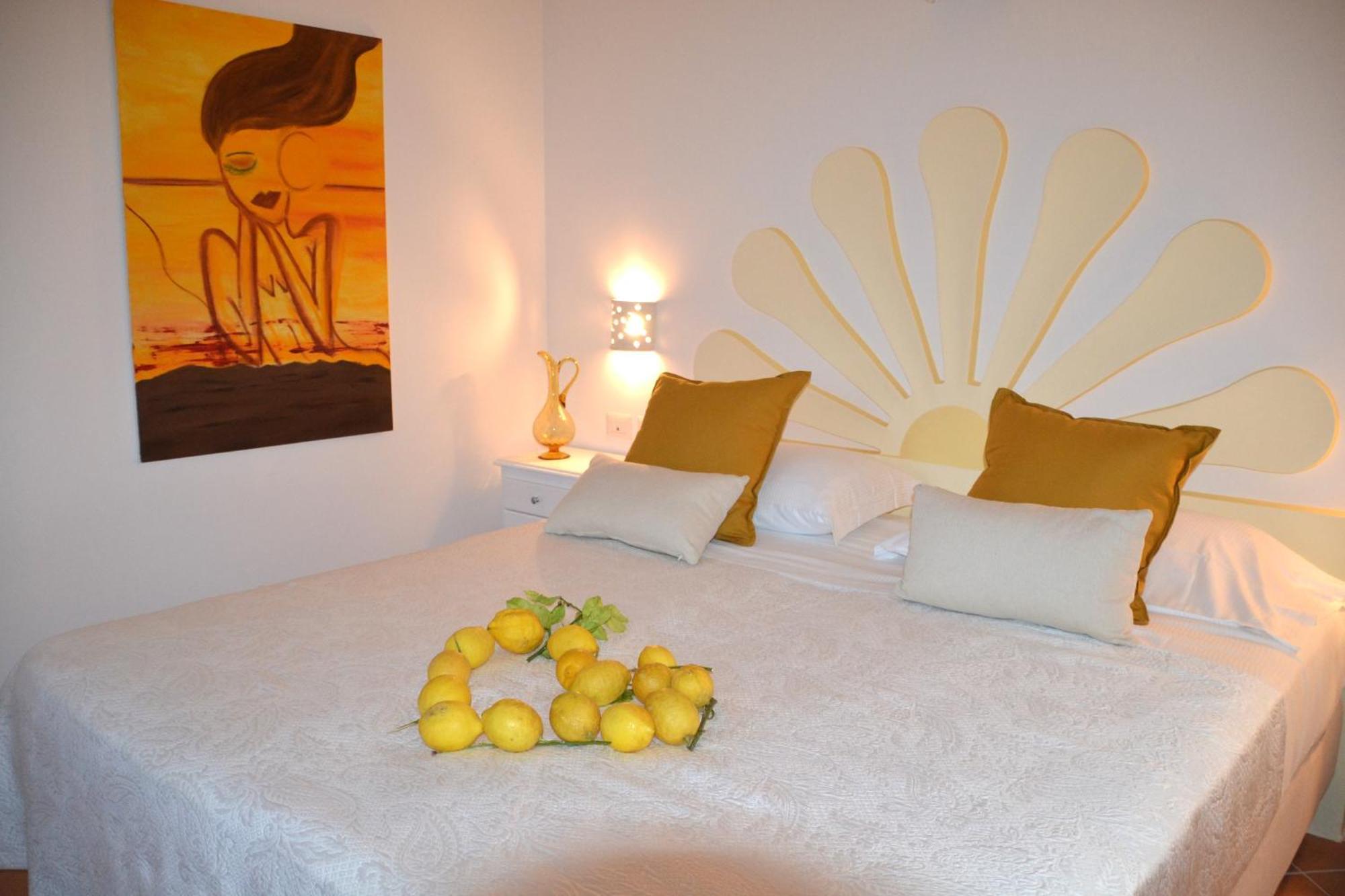 Villa Santa Chiara Positano Suites Esterno foto