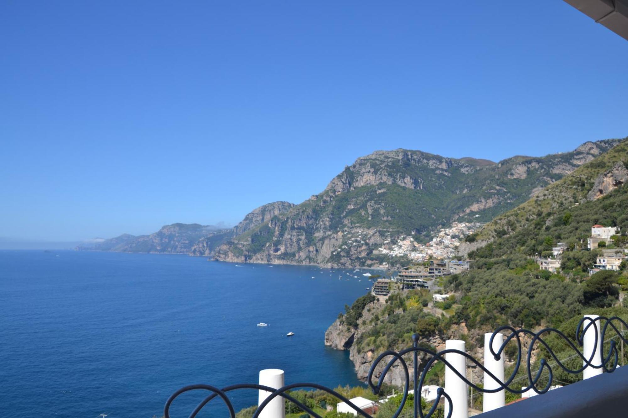 Villa Santa Chiara Positano Suites Esterno foto